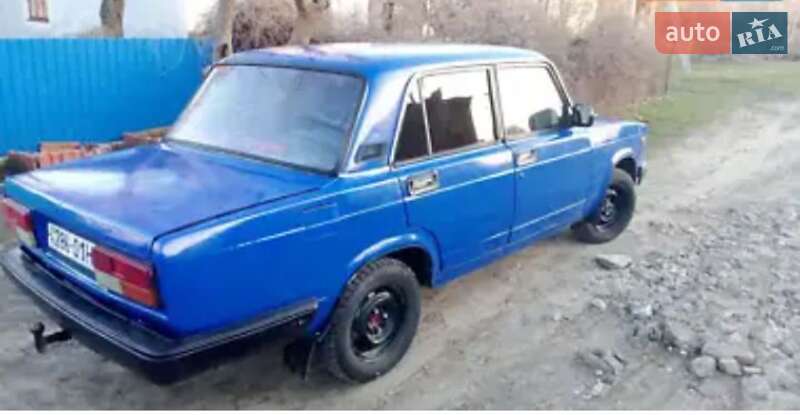 Седан ВАЗ / Lada 2107 1996 в Вознесенську