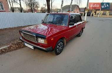 Седан ВАЗ / Lada 2107 1995 в Черновцах