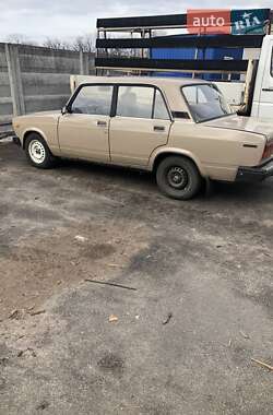 Седан ВАЗ / Lada 2107 1985 в Черкасах