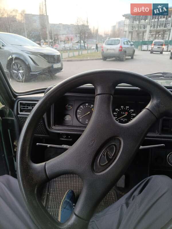 Седан ВАЗ / Lada 2107 1998 в Києві