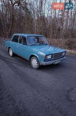 Седан ВАЗ / Lada 2107 2005 в Шепетівці