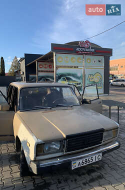 Седан ВАЗ / Lada 2107 1985 в Чернівцях