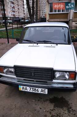 Седан ВАЗ 2107 2004 в 
