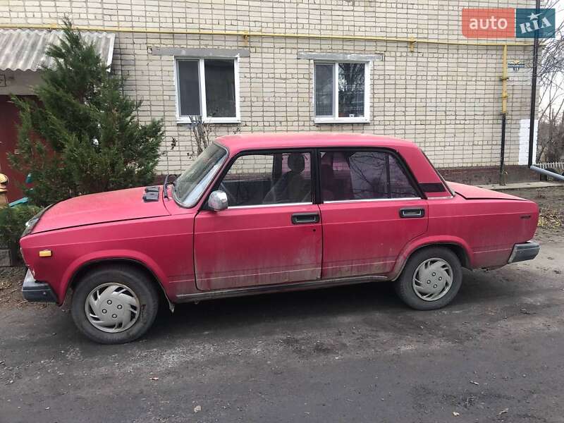 Седан ВАЗ / Lada 2107 1999 в Звягеле