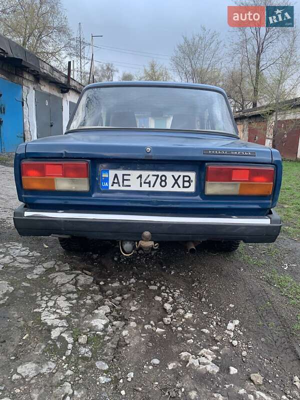 Седан ВАЗ / Lada 2107 2004 в Каменском