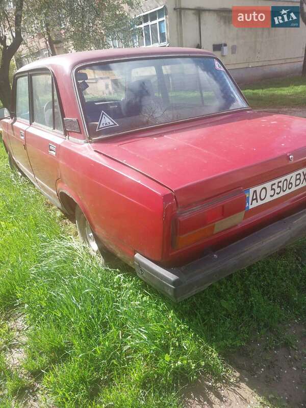 Седан ВАЗ / Lada 2107 1985 в Ужгороде