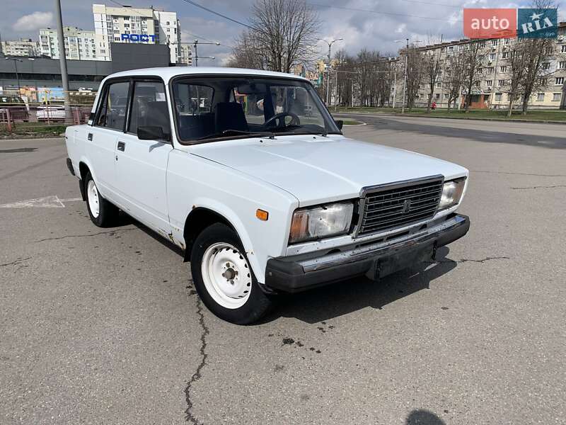 Седан ВАЗ / Lada 2107 2002 в Харькове