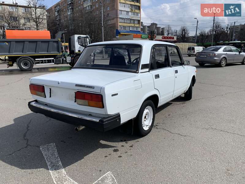 Седан ВАЗ / Lada 2107 2002 в Харькове