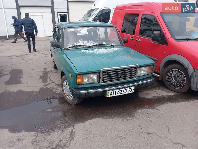 Седан ВАЗ 2107 2005 в 