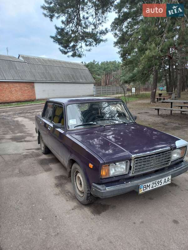 Седан ВАЗ / Lada 2107 2004 в Сумах