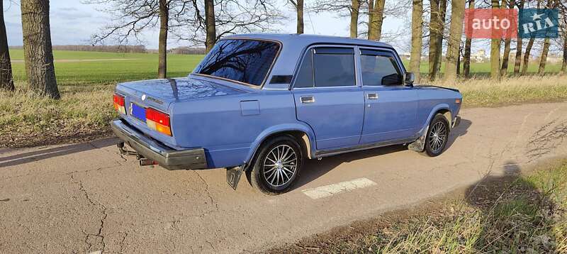 Седан ВАЗ / Lada 2107 2005 в Нежине