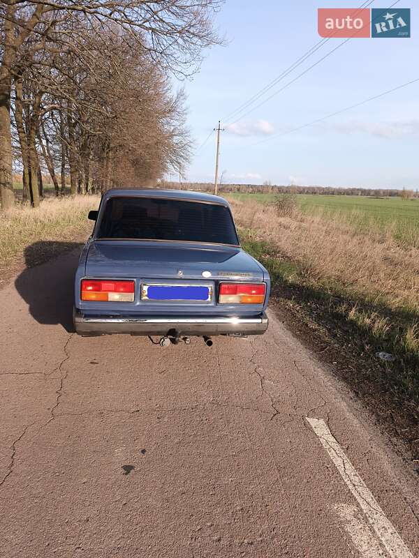 Седан ВАЗ / Lada 2107 2005 в Нежине