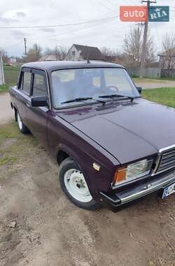 Седан ВАЗ 2107 1999 в 