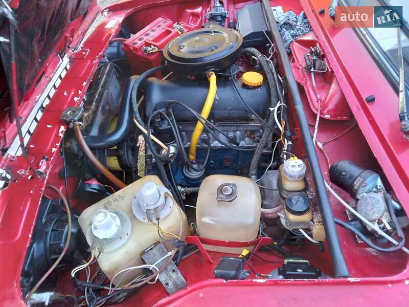 Седан ВАЗ / Lada 2107 1993 в Черновцах