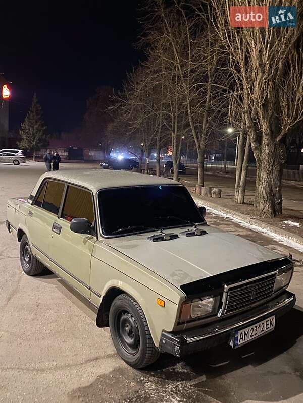 Седан ВАЗ 2107 2003 в 