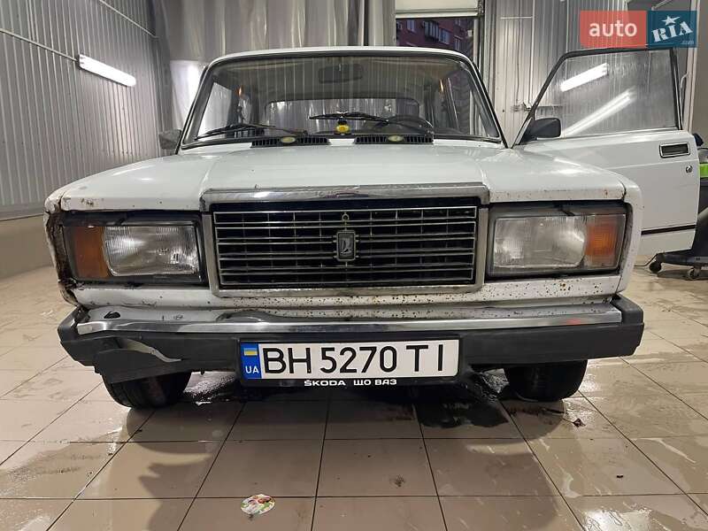 Седан ВАЗ / Lada 2107 2002 в Черноморске фото 2 Седан ВАЗ / Lada 2107 2002 в Черноморске