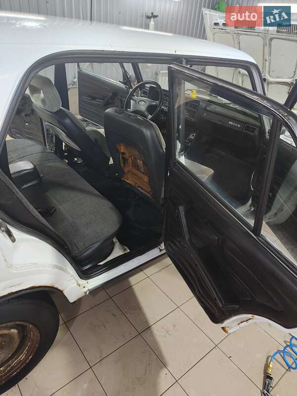 Седан ВАЗ / Lada 2107 2002 в Черноморске фото 10 Седан ВАЗ / Lada 2107 2002 в Черноморске