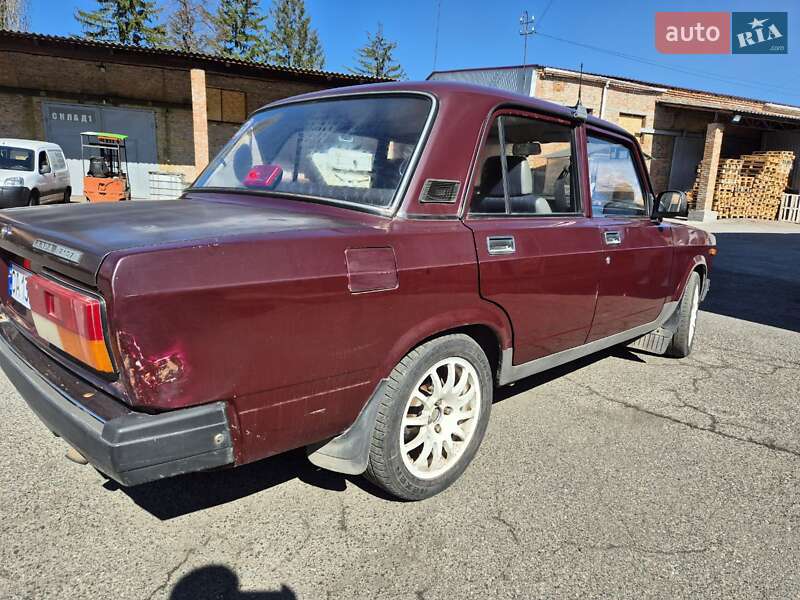 Седан ВАЗ / Lada 2107 2007 в Черкасах