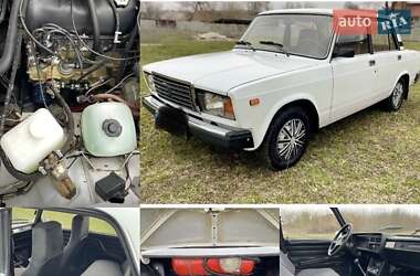 Седан ВАЗ 2107 2004 в 