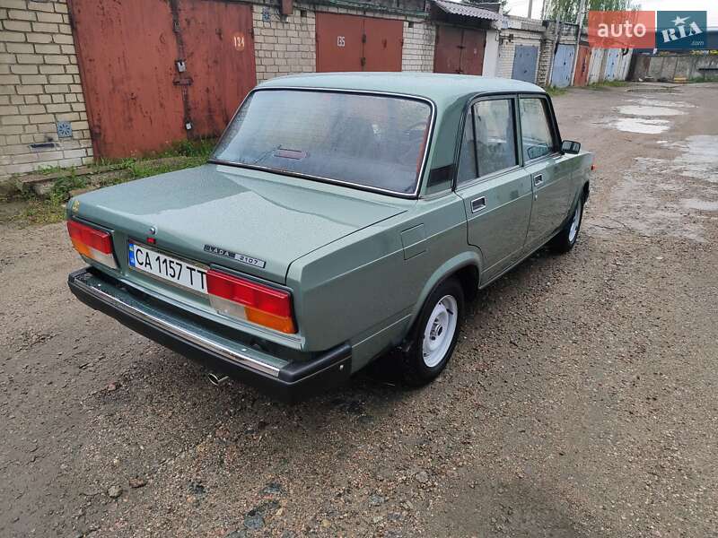 Седан ВАЗ / Lada 2107 2006 в Черкасах