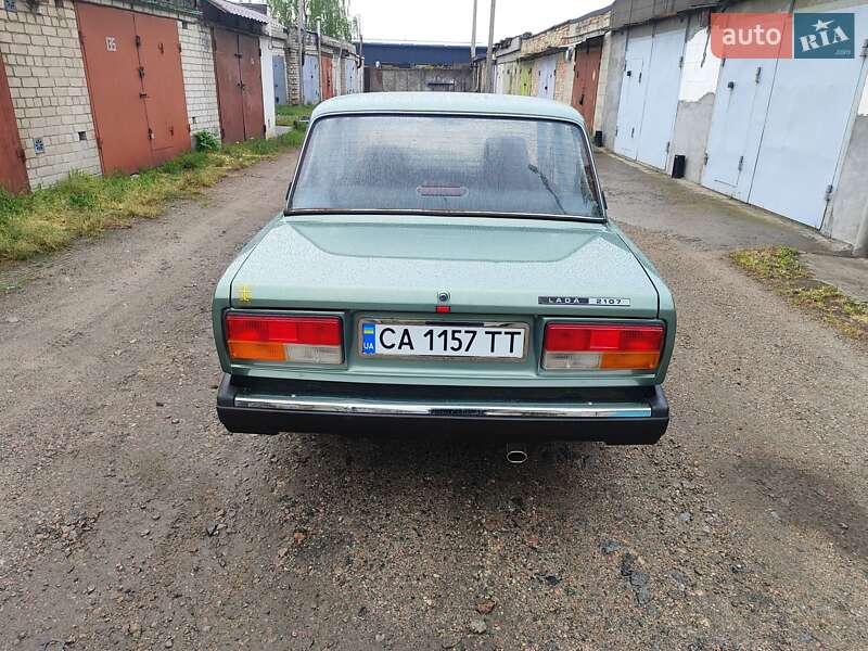 Седан ВАЗ / Lada 2107 2006 в Черкасах