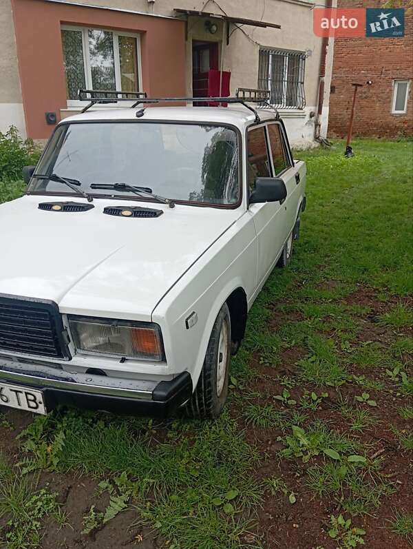 Седан ВАЗ 2107 1989 в 