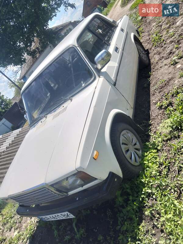 Седан ВАЗ / Lada 2107 1996 в Ровном