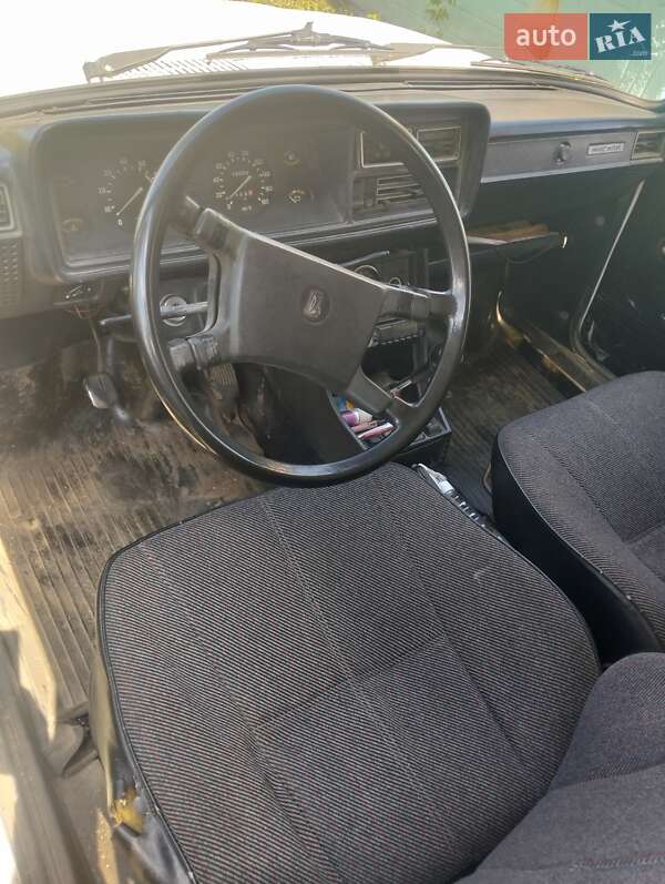 Седан ВАЗ / Lada 2107 1996 в Ровном