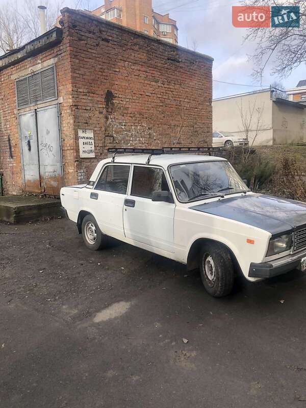 Седан ВАЗ / Lada 2107 1995 в Хмельницькому