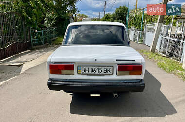 Седан ВАЗ 2107 1999 в 