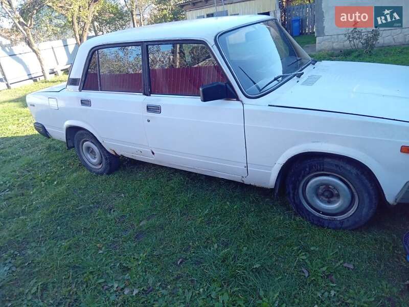 Седан ВАЗ 2107 1985 в 
