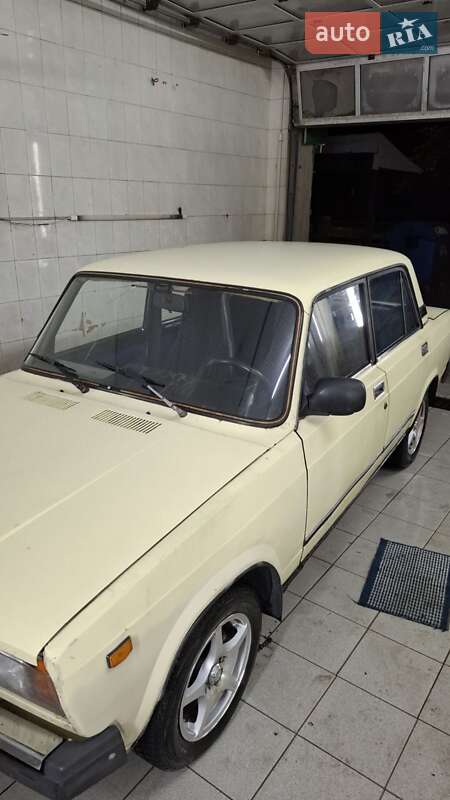 Седан ВАЗ / Lada 2107 1991 в Одессе