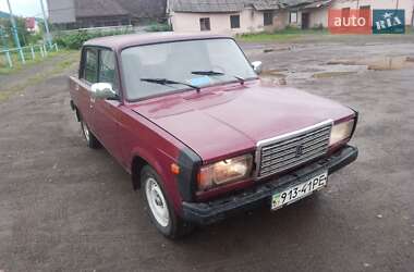 Седан ВАЗ 2107 2004 в 