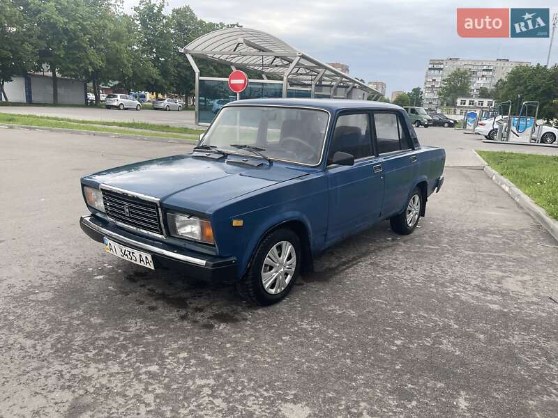 Седан ВАЗ 2107 2004 в 
