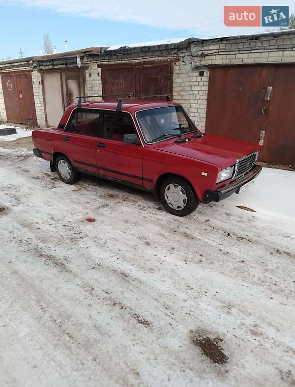 Седан ВАЗ / Lada 2107 1987 в Чернигове