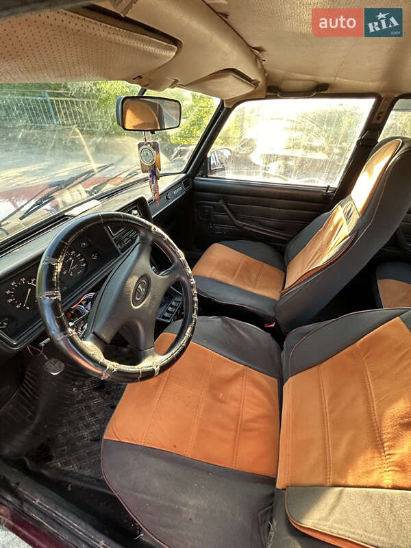 Седан ВАЗ / Lada 2107 2004 в Николаеве