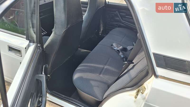 Седан ВАЗ / Lada 2107 2005 в Смілі