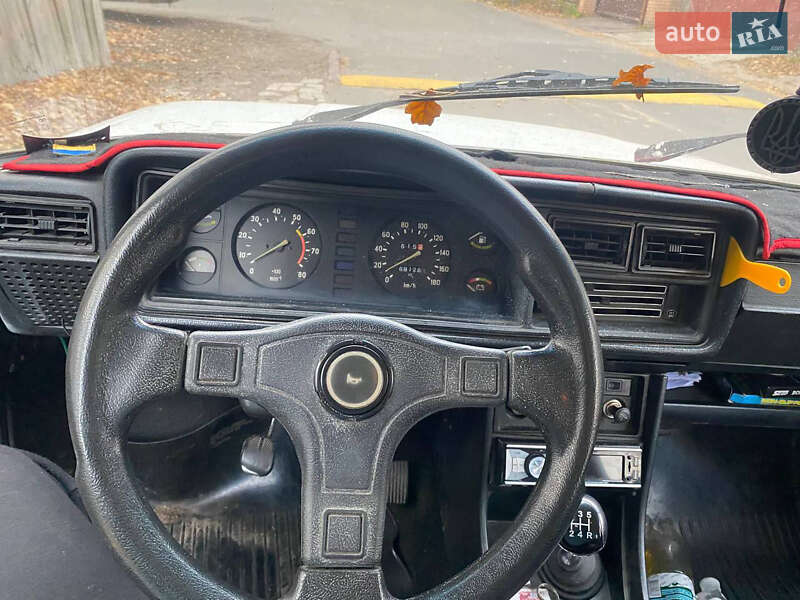 Седан ВАЗ / Lada 2107 1994 в Ірпені