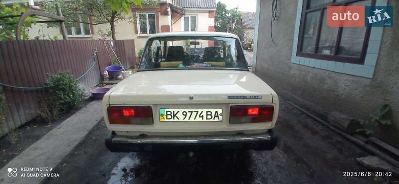 Седан ВАЗ / Lada 2107 1998 в Шепетівці