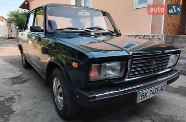 Седан ВАЗ 2107 2006 в Остроге