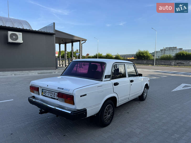 Седан ВАЗ / Lada 2107 2001 в Могилів-Подільському