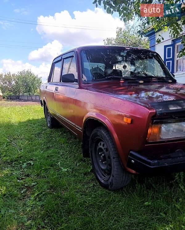 Седан ВАЗ / Lada 2107 1996 в Полтаве