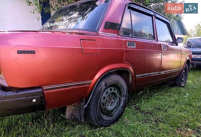 Седан ВАЗ / Lada 2107 1996 в Полтаве