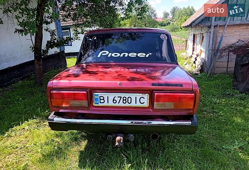 Седан ВАЗ / Lada 2107 1996 в Полтаве
