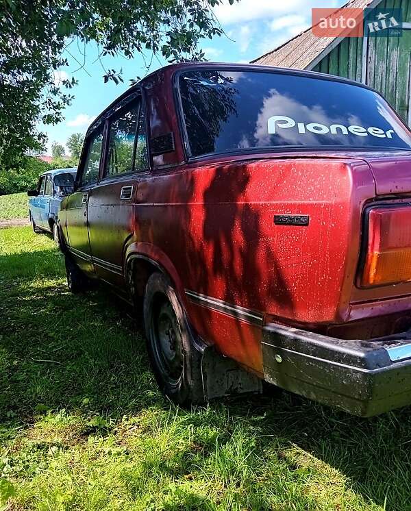Седан ВАЗ / Lada 2107 1996 в Полтаве