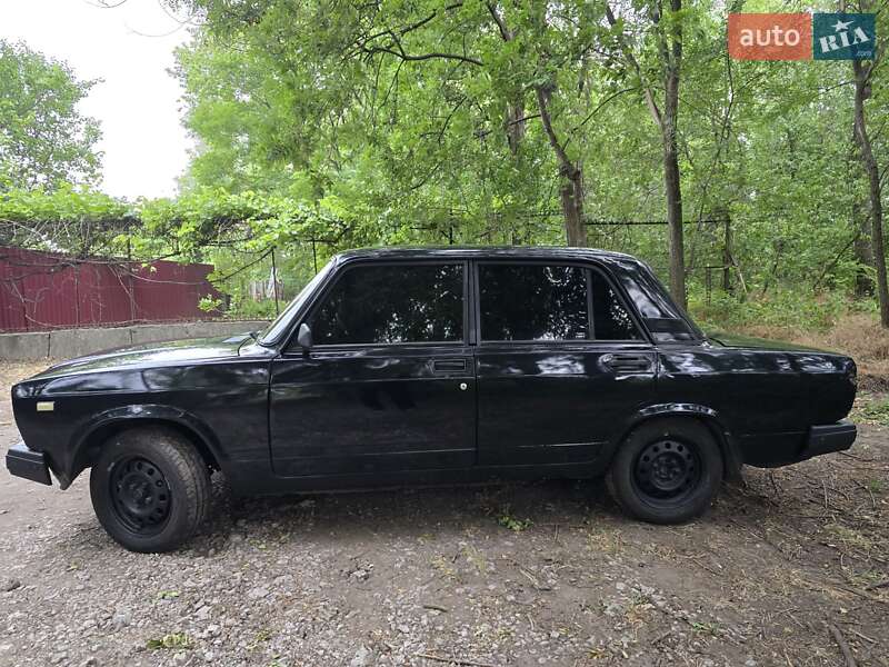 Седан ВАЗ / Lada 2107 1997 в Днепре