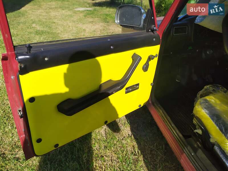 Седан ВАЗ / Lada 2107 1996 в Черновцах