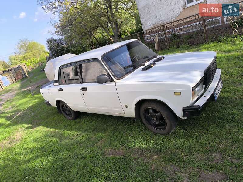 Седан ВАЗ / Lada 2107 2004 в Лубнах