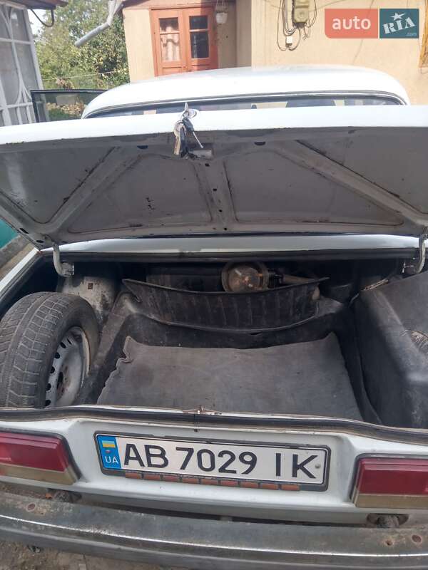 Седан ВАЗ / Lada 2107 1992 в Могилев-Подольске
