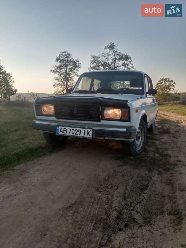 Седан ВАЗ / Lada 2107 1992 в Могилев-Подольске